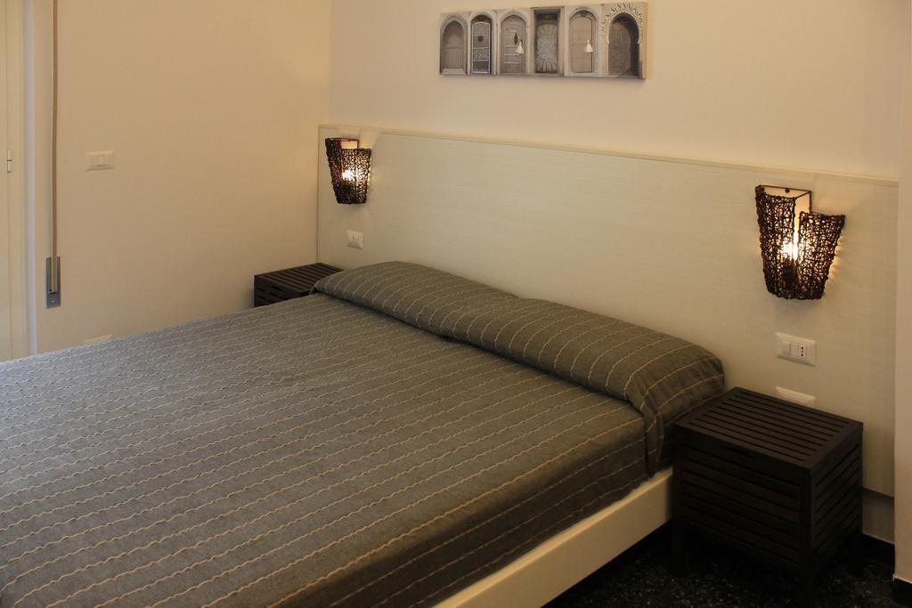 Hotel B&B Francesca Varazze Bagian luar foto